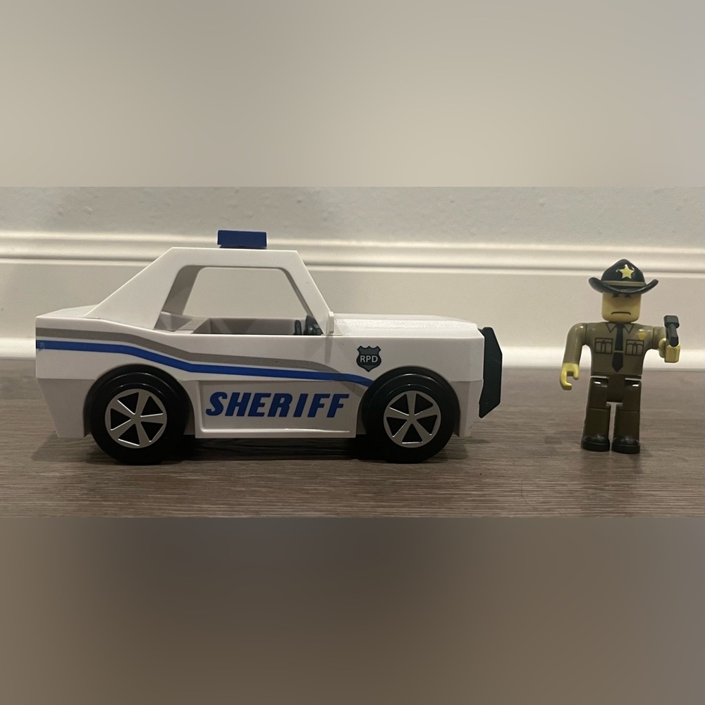 ROBLOX THE NEIGHBORHOOD OF ROBLOXIA PATROL CAR, Policeman & Car